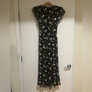 Reformation Gavin dress, black with white flowers, size 6. Great condition!